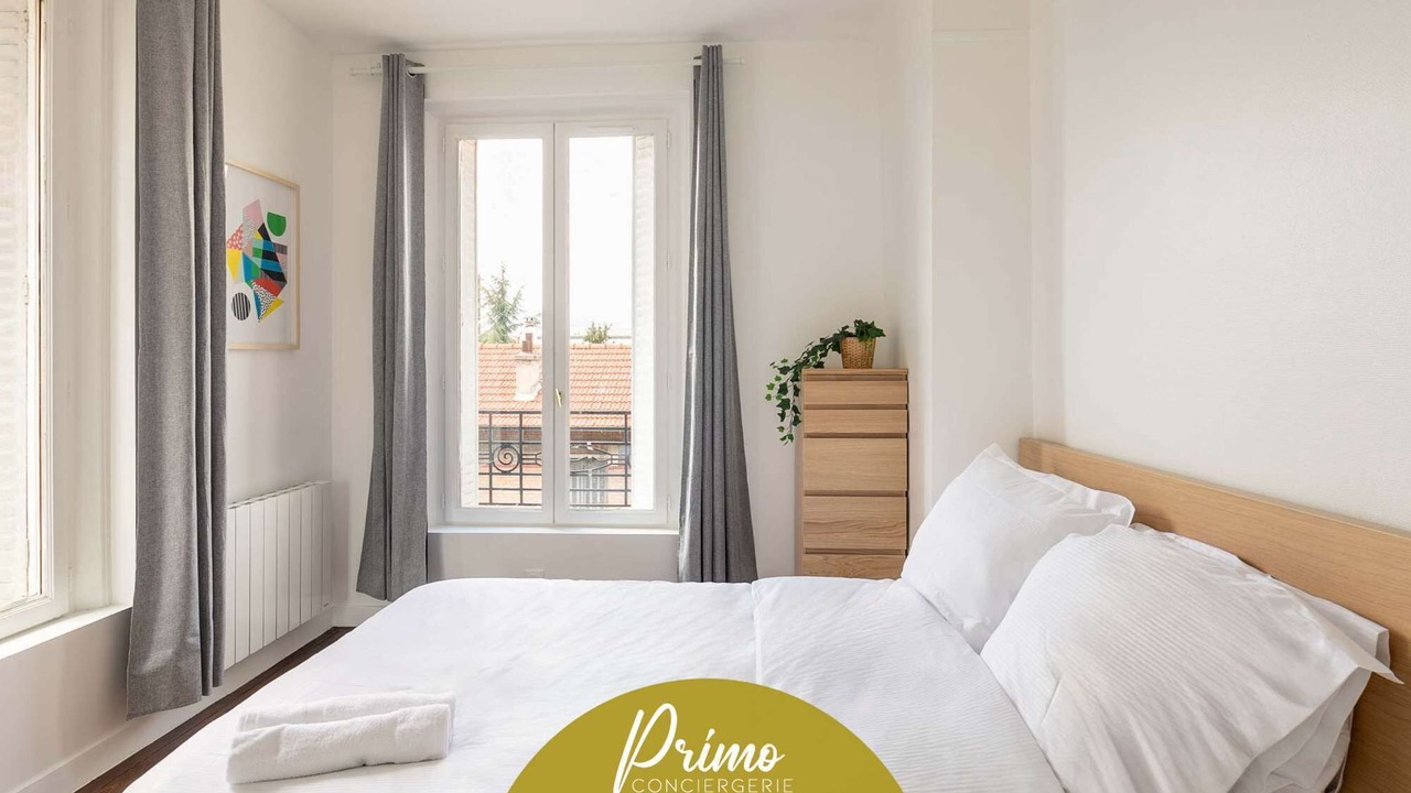 Photo of Bedroom in Asnieres-sur-Seine