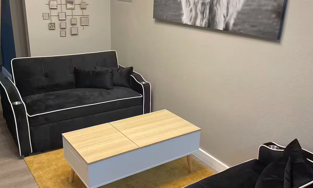 Photo of Livingroom in Helotes