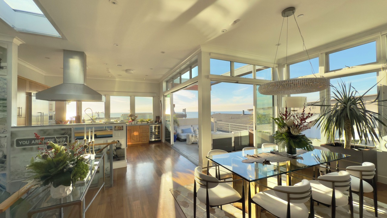 Photo of Patio Balcony in The Strand