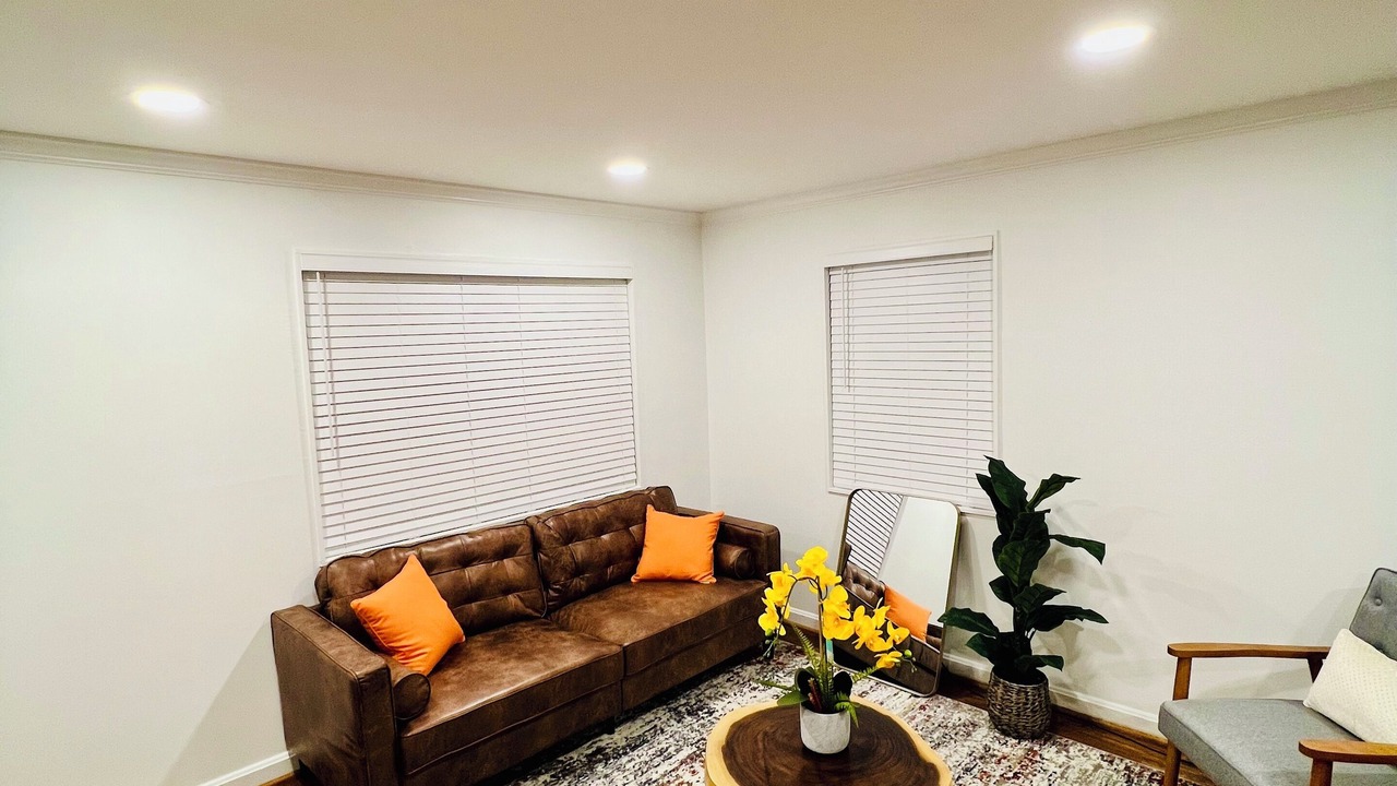 Photo of Livingroom in Seminary Hill