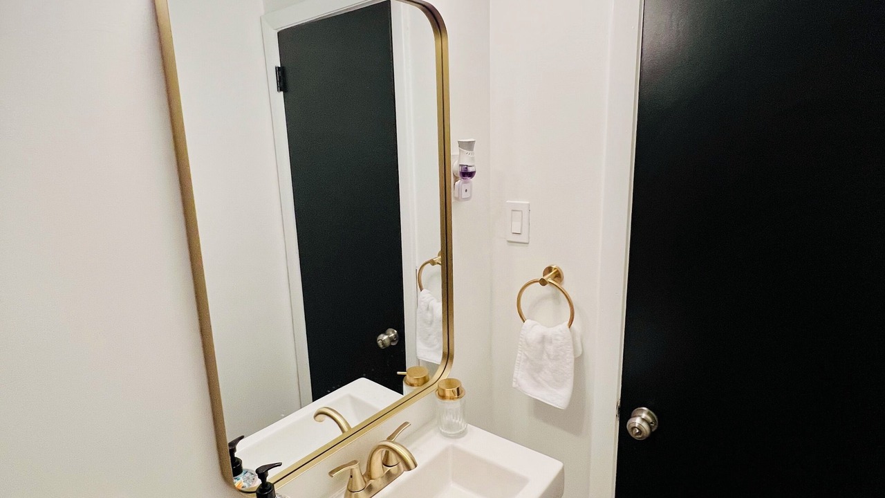 Photo of Bathroom in Seminary Hill