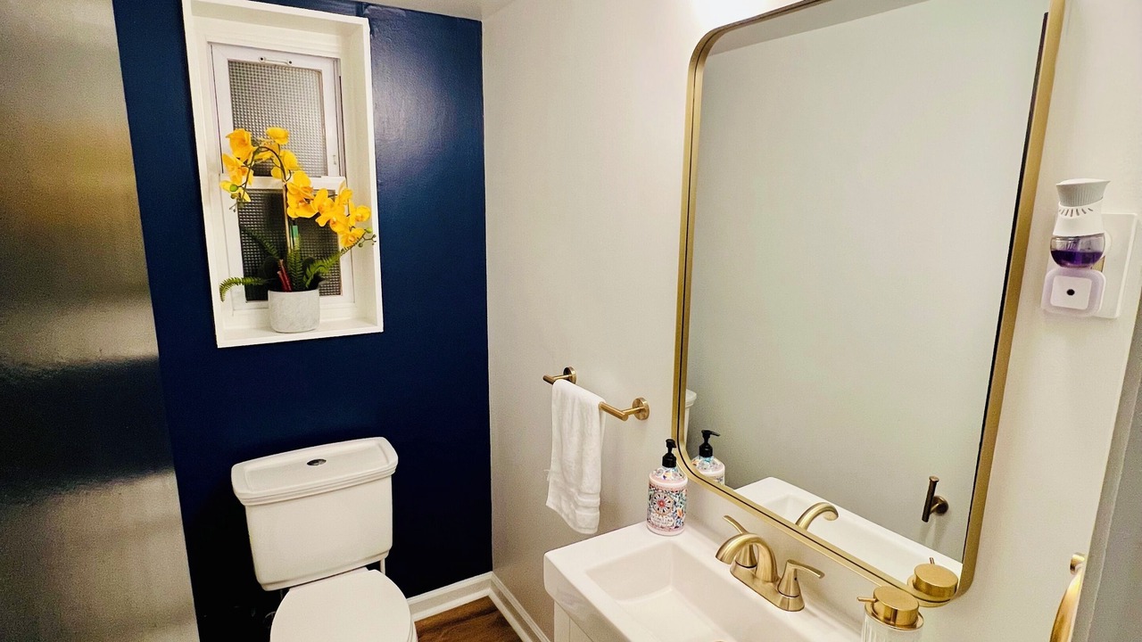 Photo of Bathroom in Seminary Hill