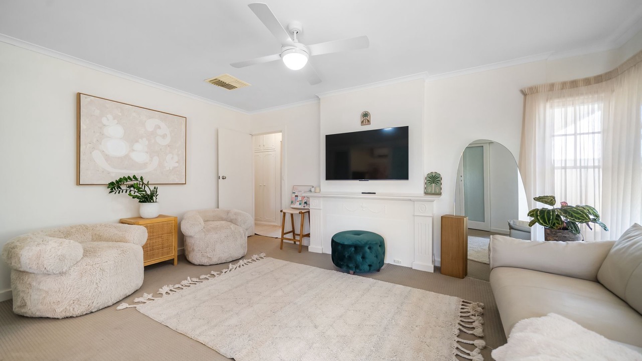 Photo of Livingroom in Glenelg North