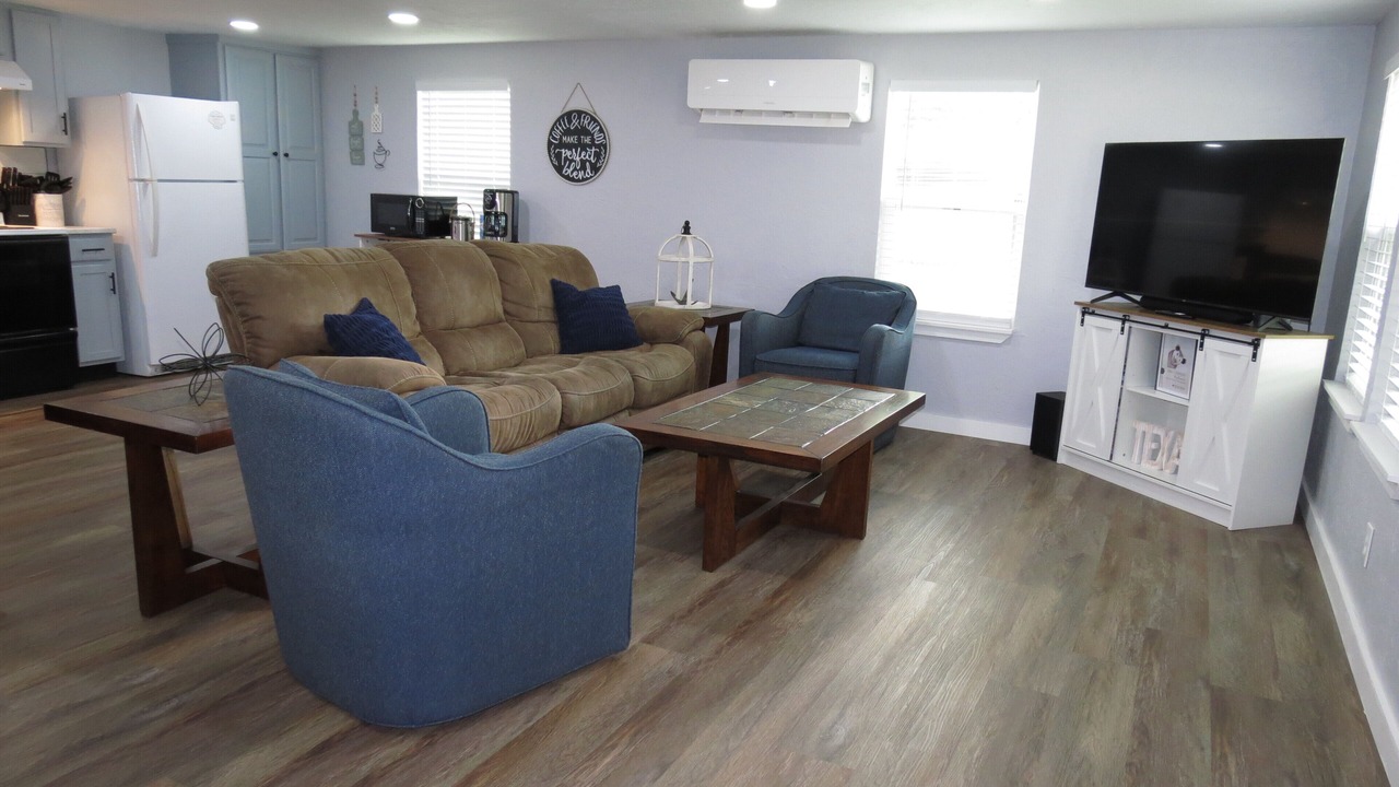 Photo of Livingroom in Graford