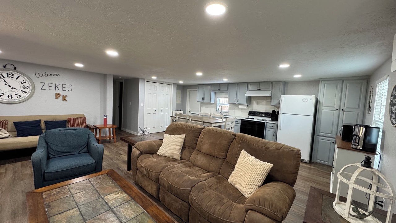 Photo of Livingroom in Graford
