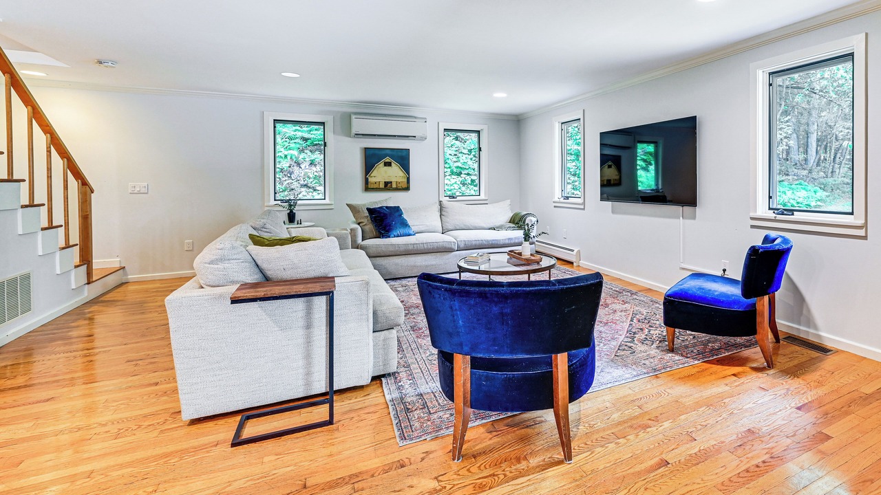 Photo of Bedroom in Housatonic