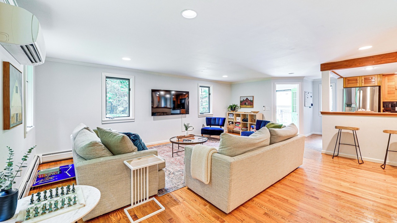 Photo of Livingroom in Housatonic