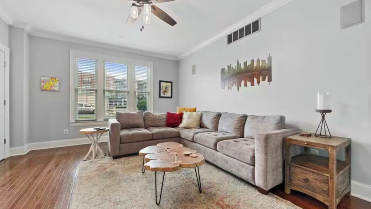 Photo of Livingroom in Victorian Village