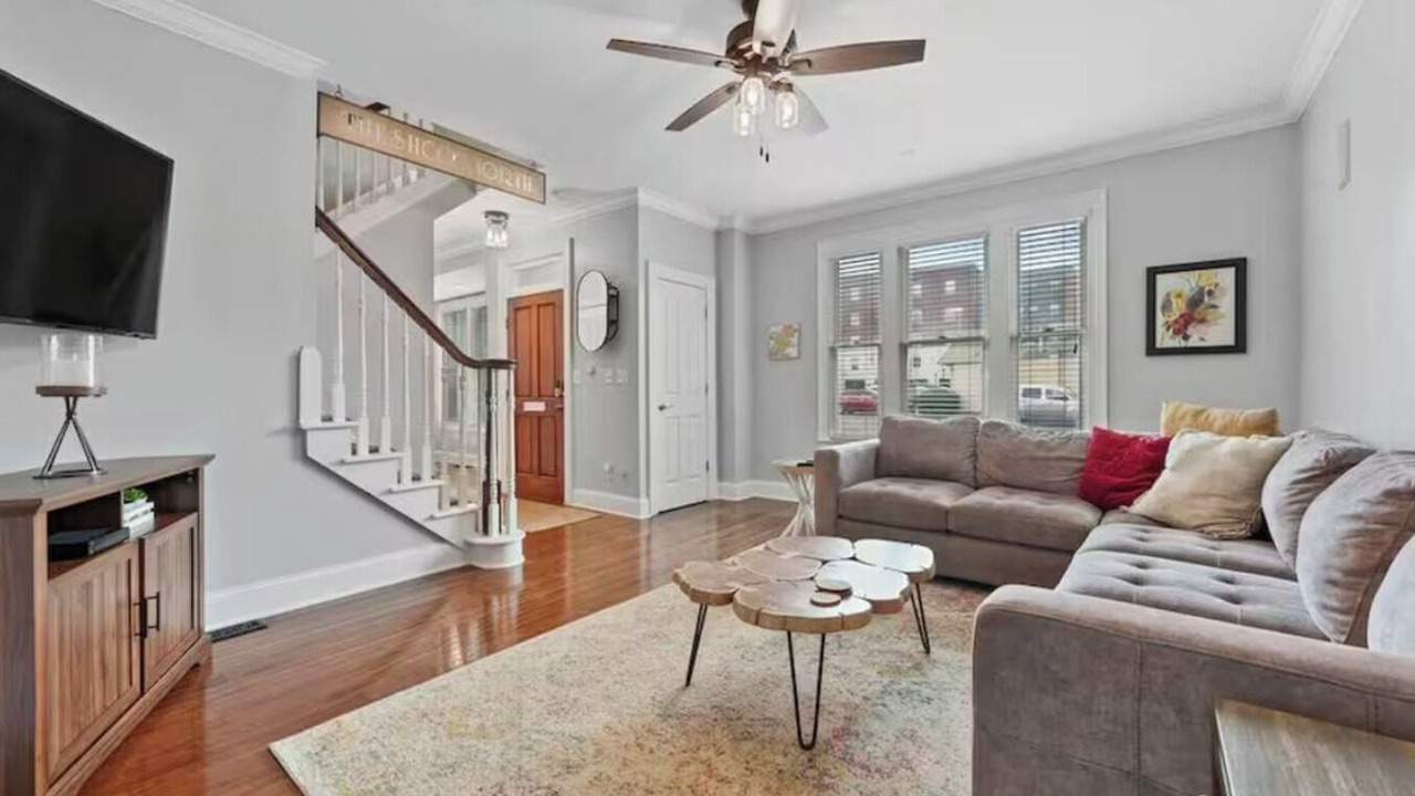 Photo of Livingroom in Victorian Village