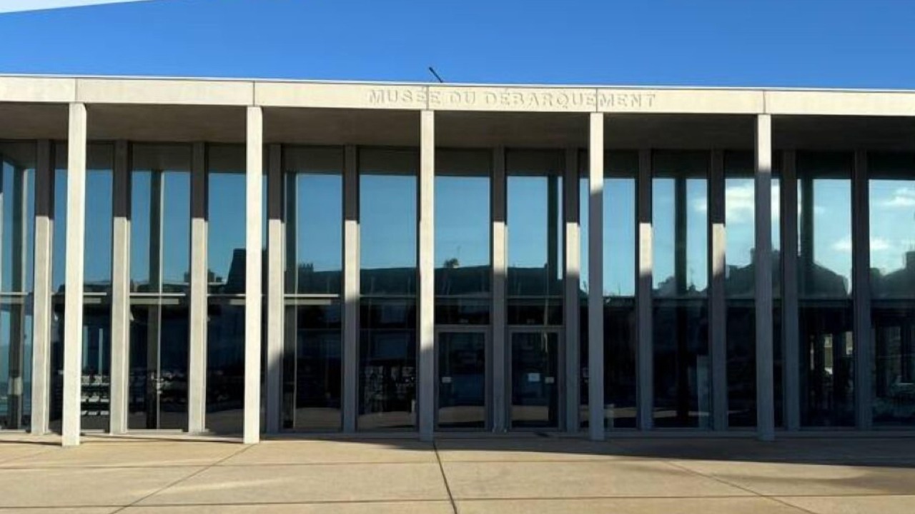 Photo of Others in Commes