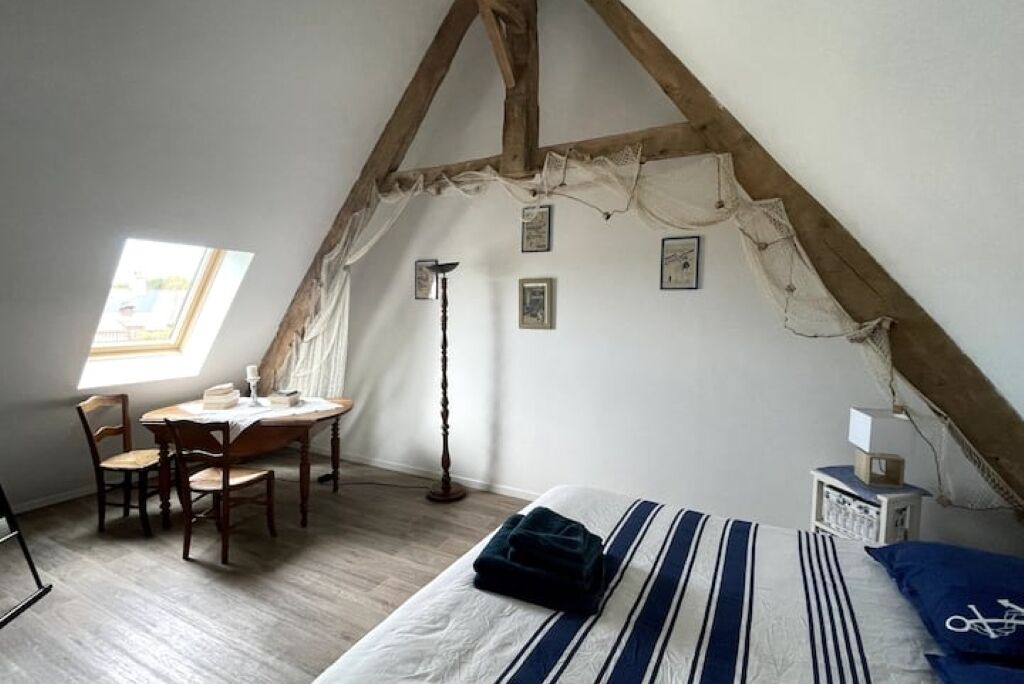 Photo of Bedroom in Commes