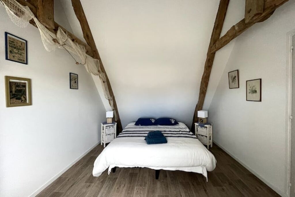 Photo of Bedroom in Commes