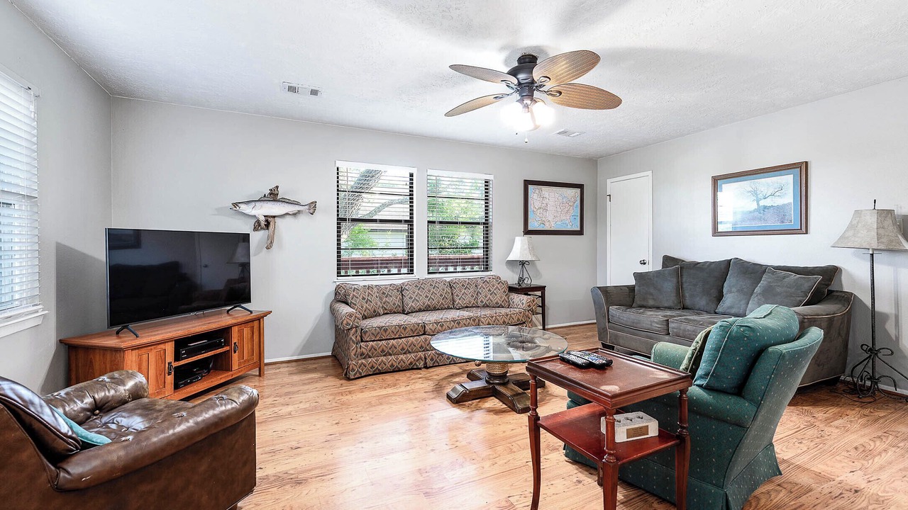 Photo of Livingroom in Cedar Lane