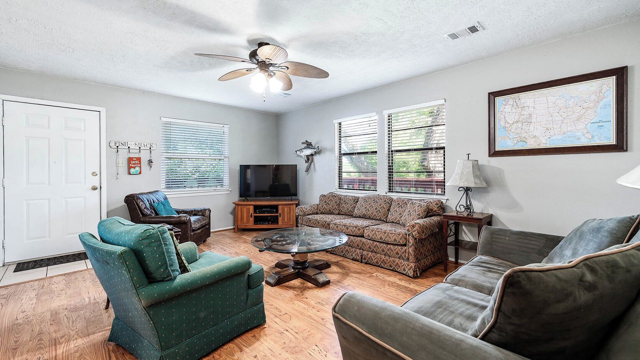 Photo of Livingroom in Cedar Lane