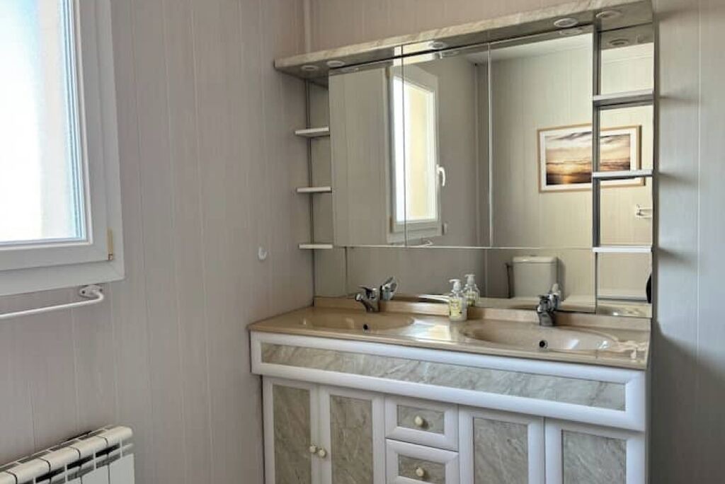 Photo of Bathroom in Tour-en-Bessin