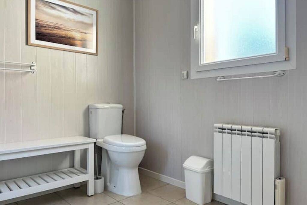 Photo of Bathroom in Tour-en-Bessin