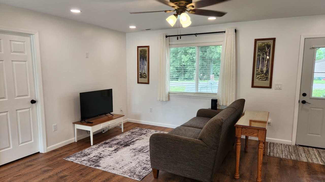 Photo of Livingroom in Knoxville