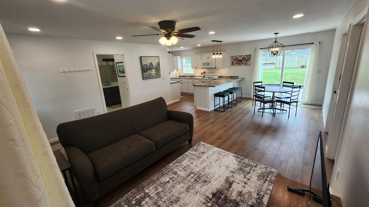 Photo of Livingroom in Knoxville