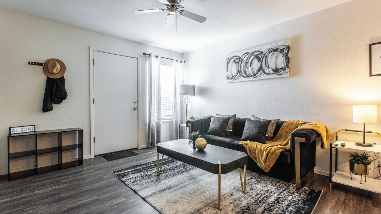 Photo of Livingroom in Overland Park