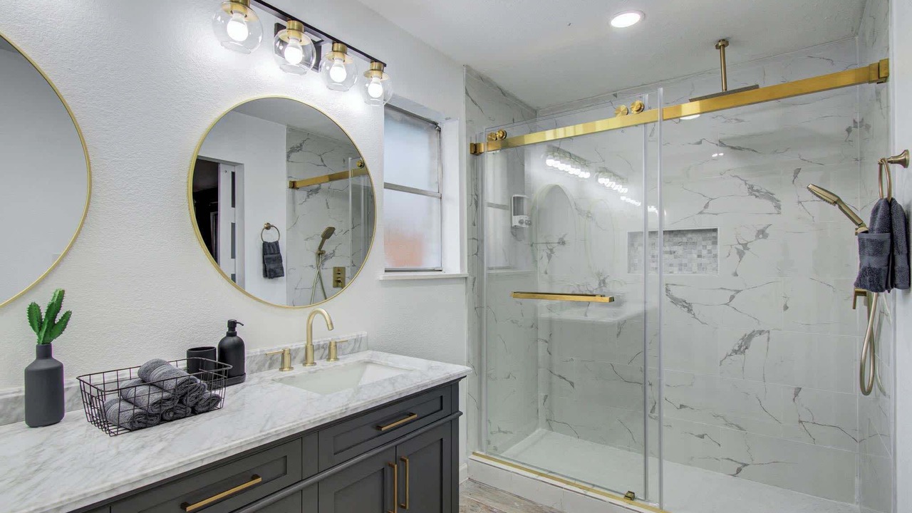 Photo of Bathroom in Southbelt/Ellington