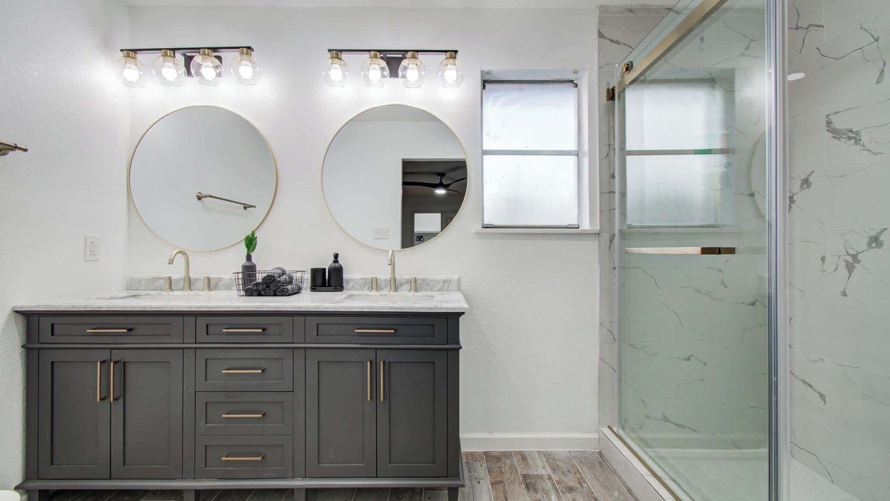 Photo of Bathroom in Southbelt/Ellington