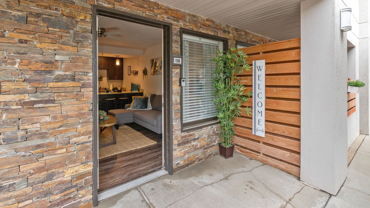 Photo of Patio Balcony in Prairie Village
