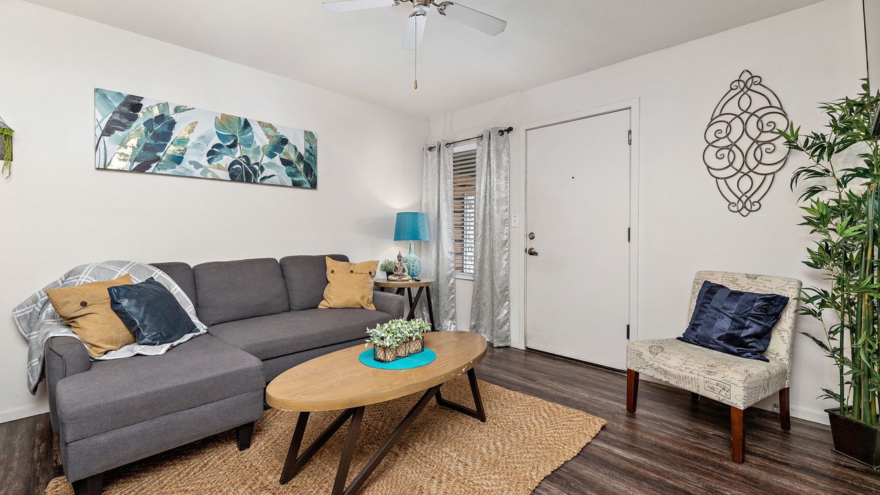 Photo of Livingroom in Prairie Village