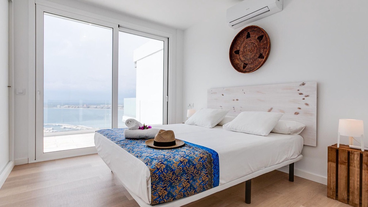 Photo of Bedroom in Roses Town Center