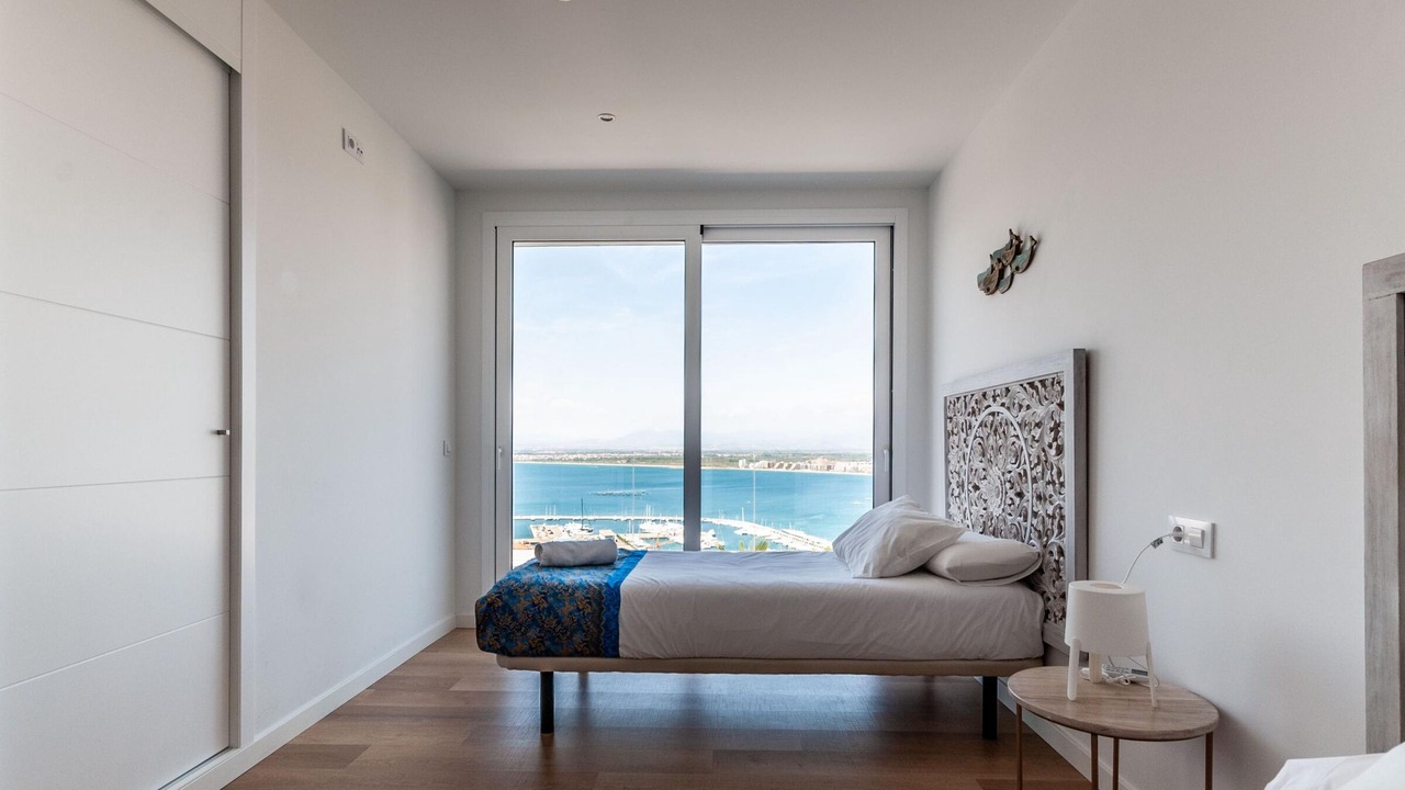 Photo of Bedroom in Roses Town Center