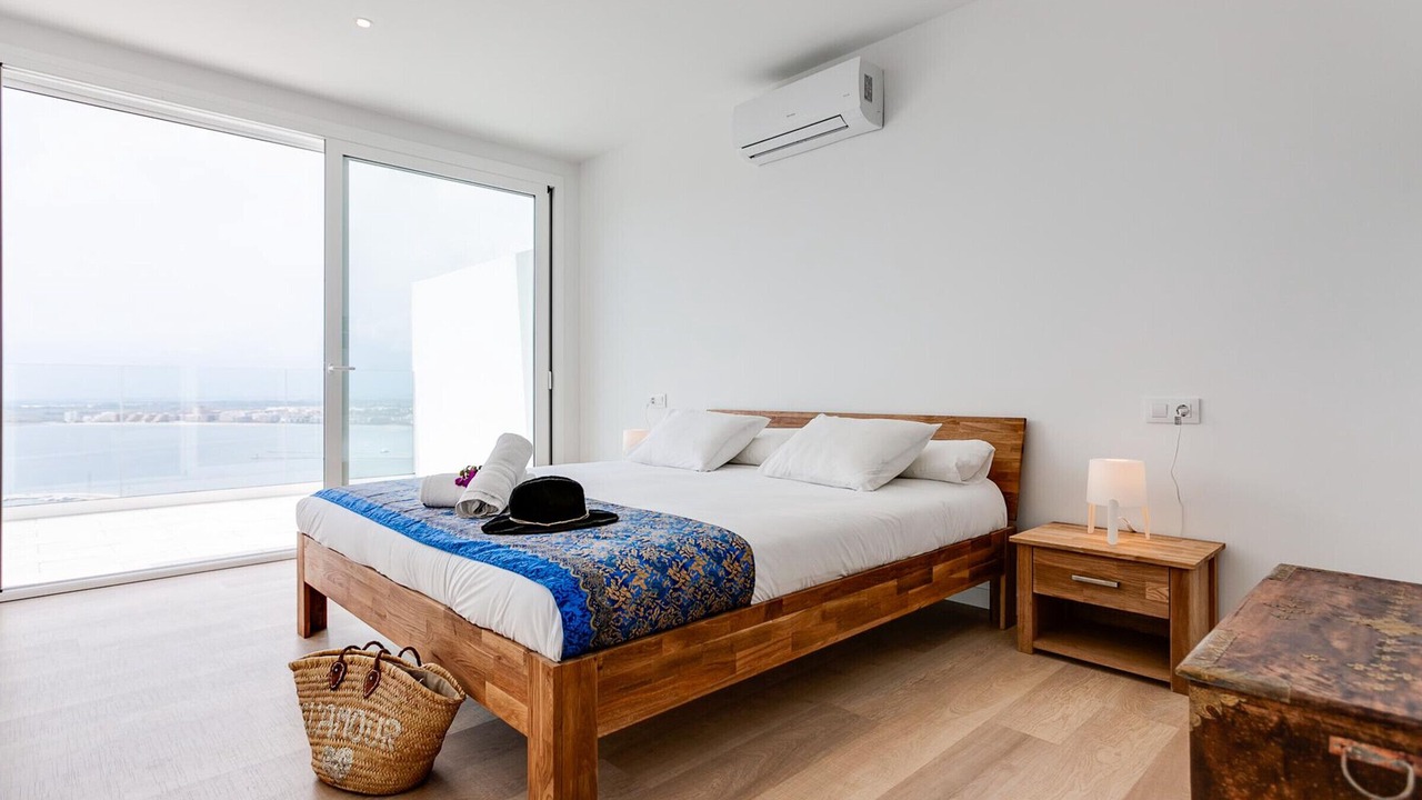 Photo of Bedroom in Roses Town Center