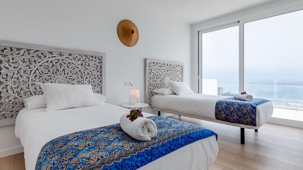 Photo of Bedroom in Roses Town Center