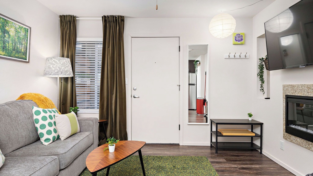Photo of Livingroom in Prairie Village