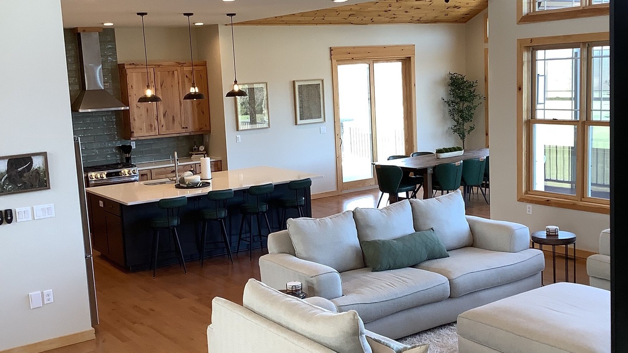 Photo of Livingroom in Ontario City