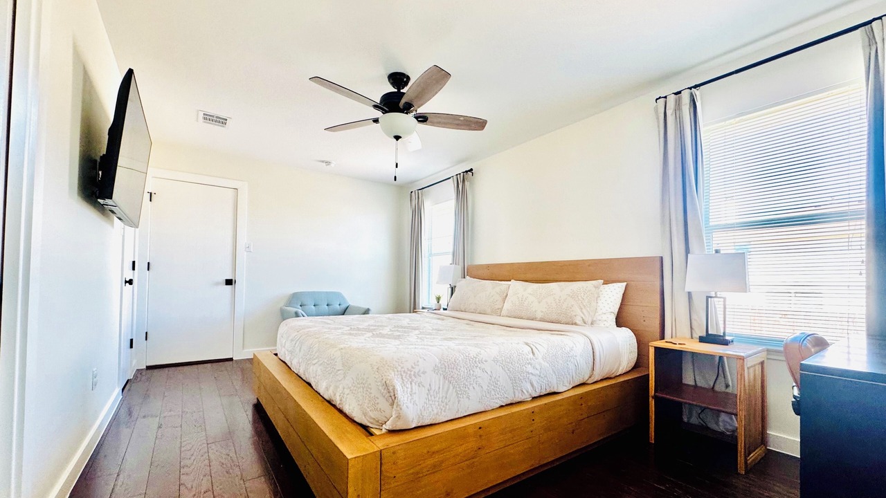 Photo of Bedroom in Manor