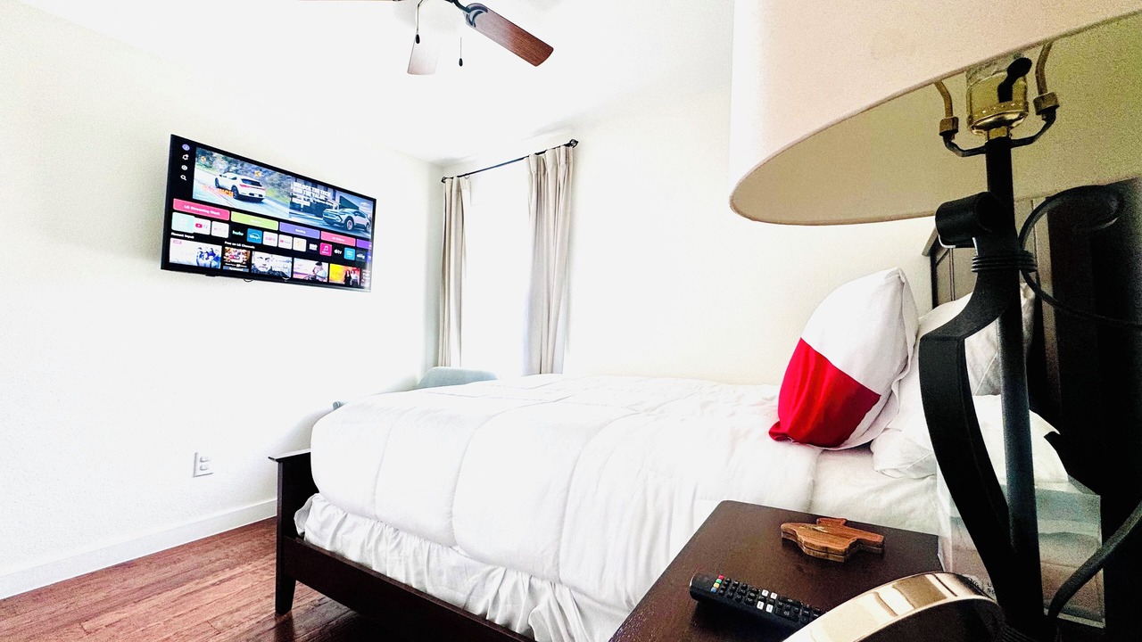 Photo of Bedroom in Manor