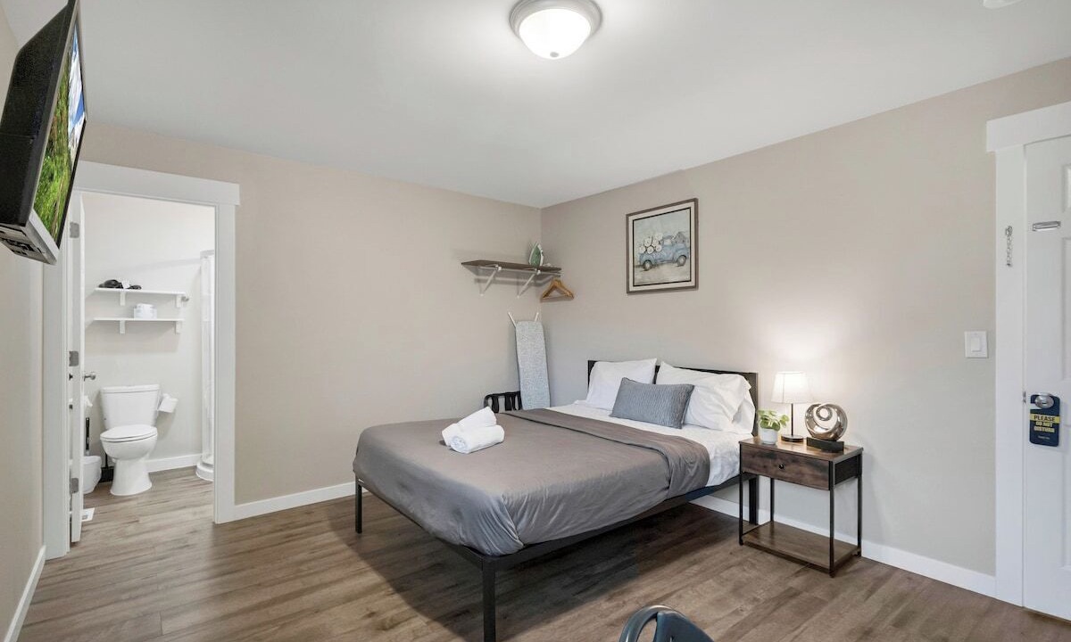 Photo of Bedroom in Lake Hills