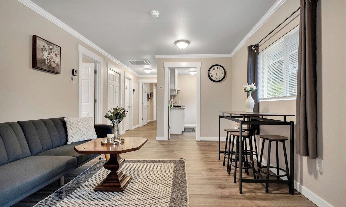 Photo of Livingroom in Lake Hills