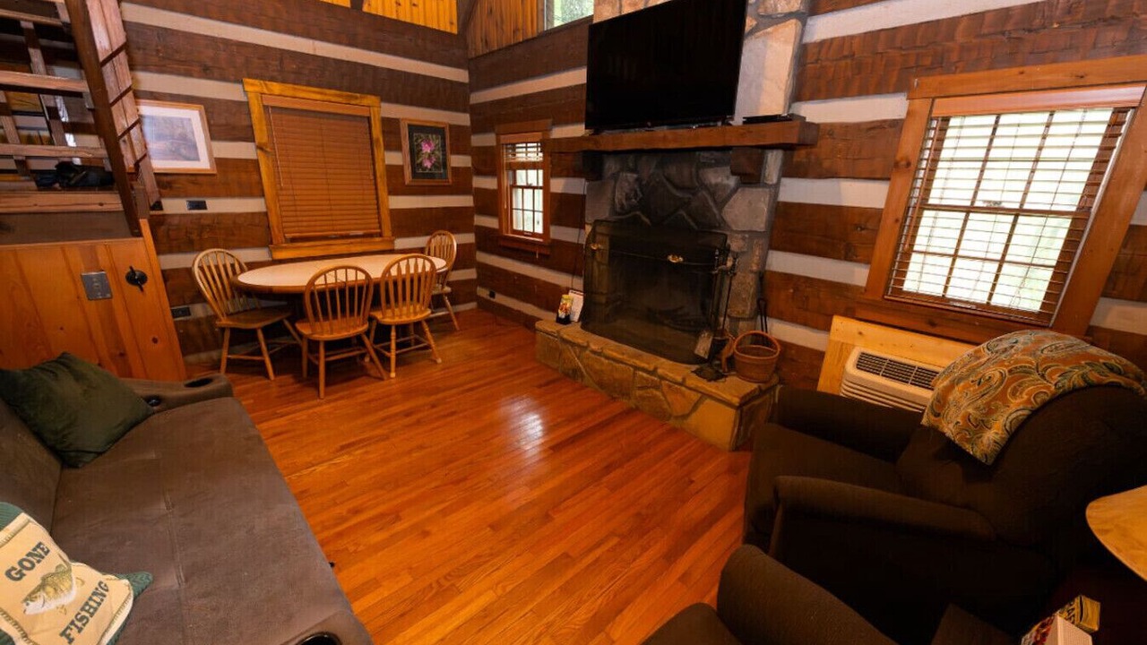 Photo of Livingroom in Cosby