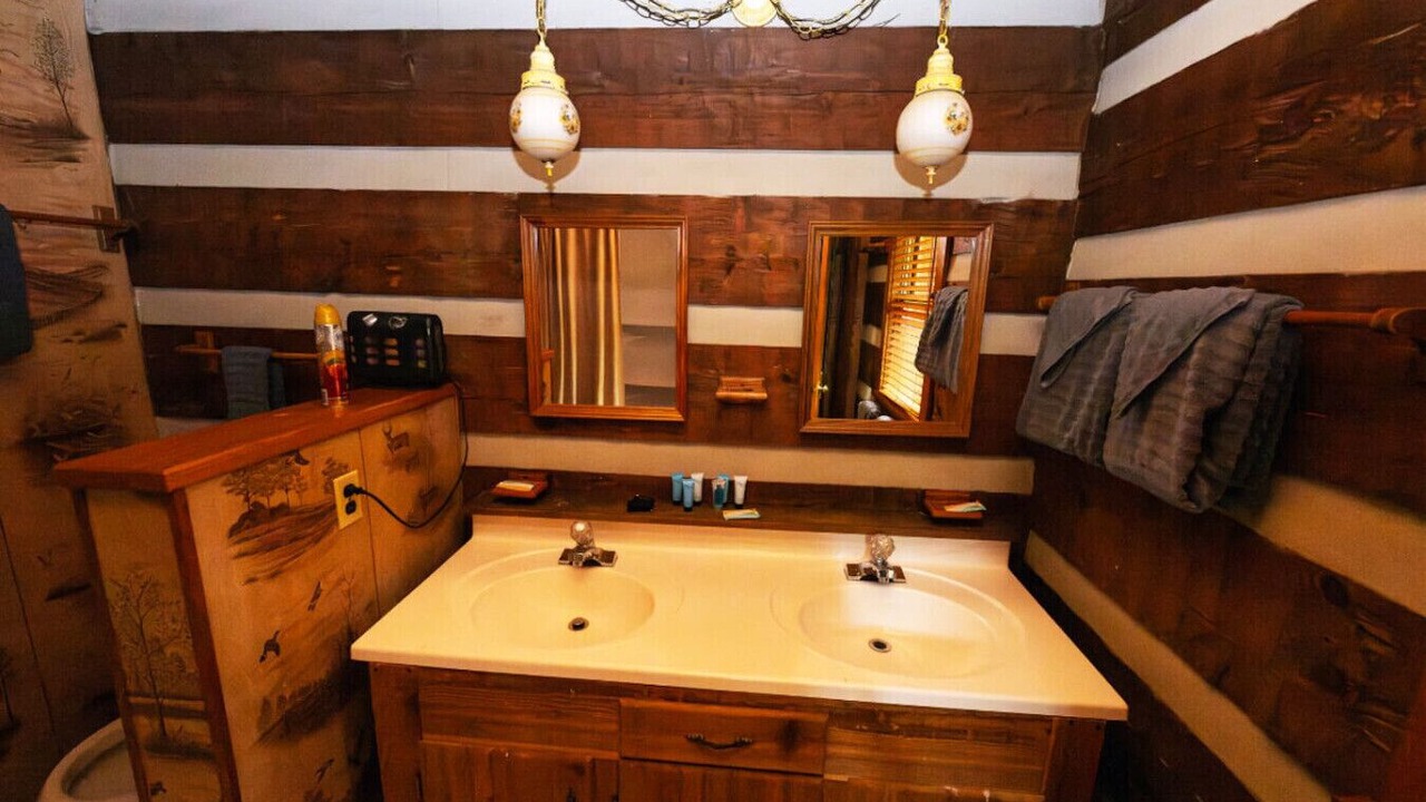 Photo of Bathroom in Cosby