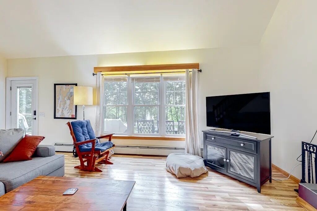 Photo of Livingroom in North Hero
