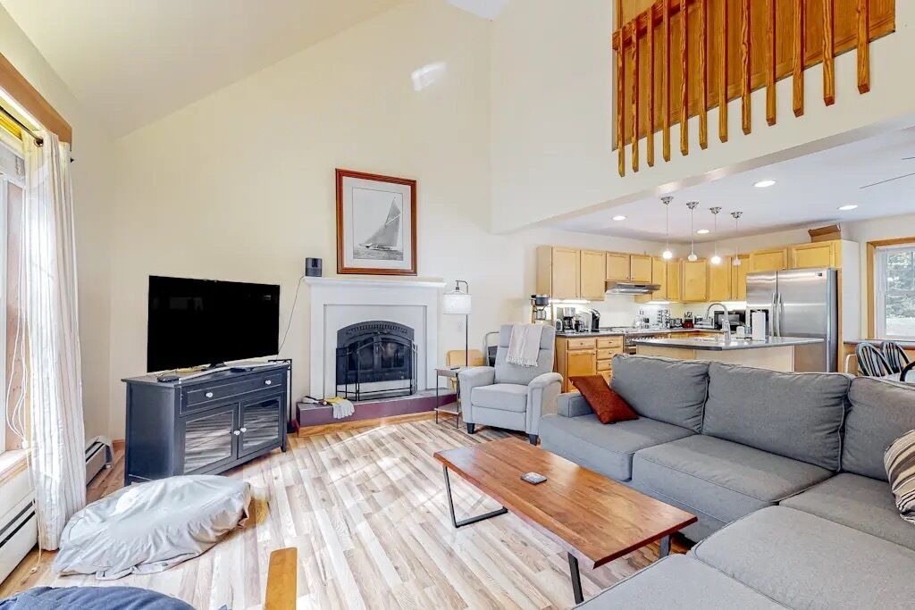 Photo of Livingroom in North Hero