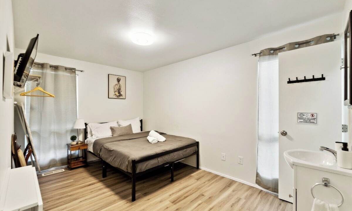 Photo of Bedroom in Lake Hills