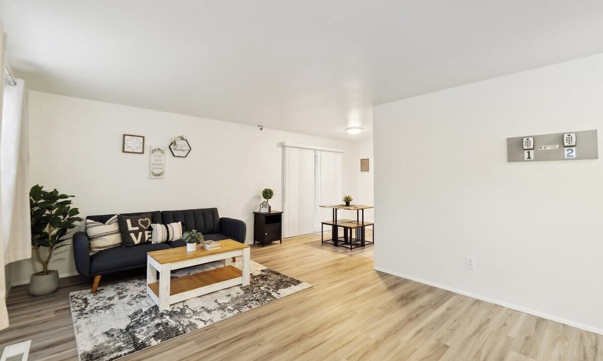 Photo of Livingroom in Lake Hills