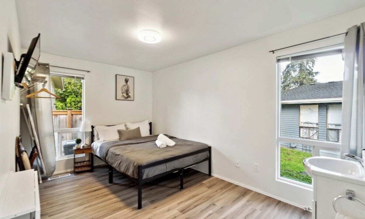 Photo of Bedroom in Lake Hills