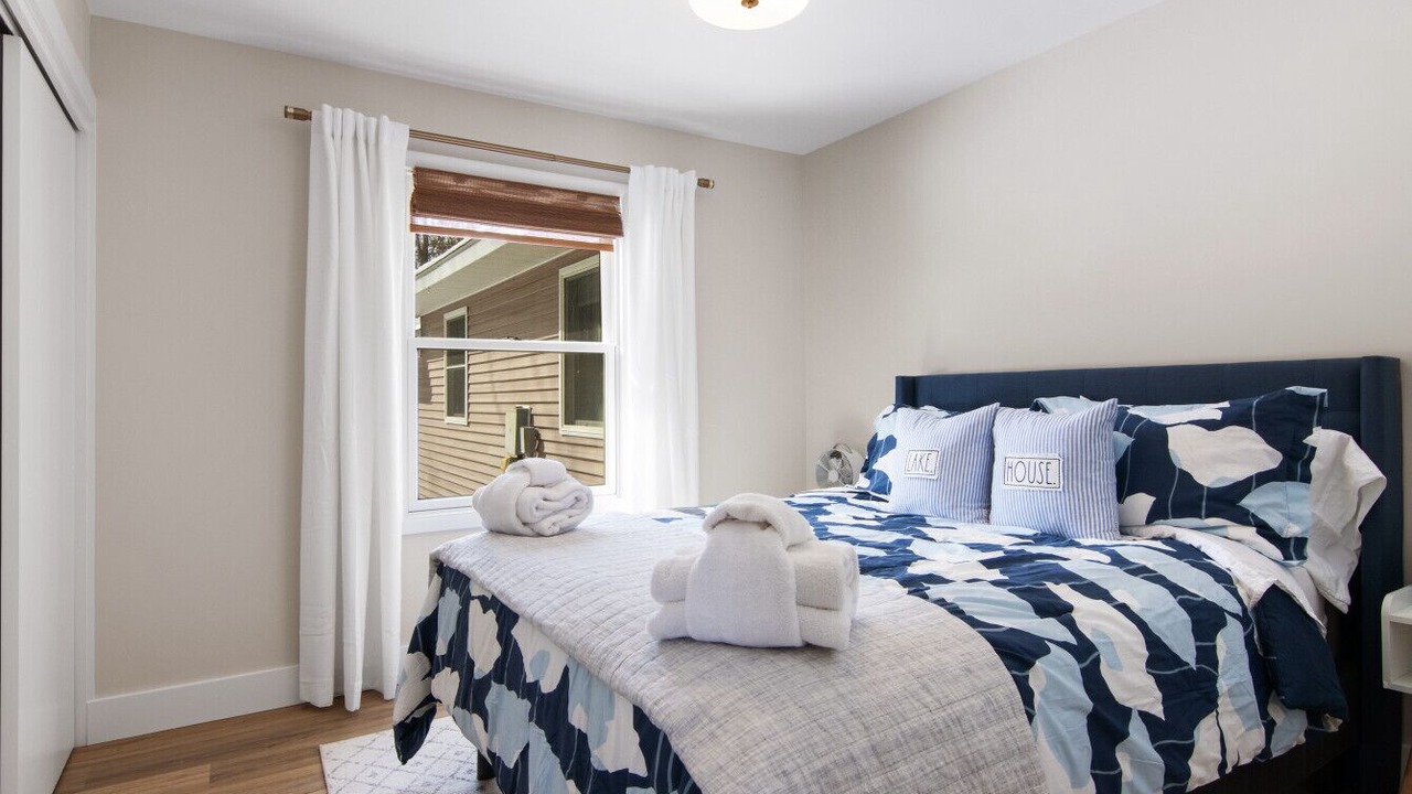 Photo of Bedroom in Lake Township