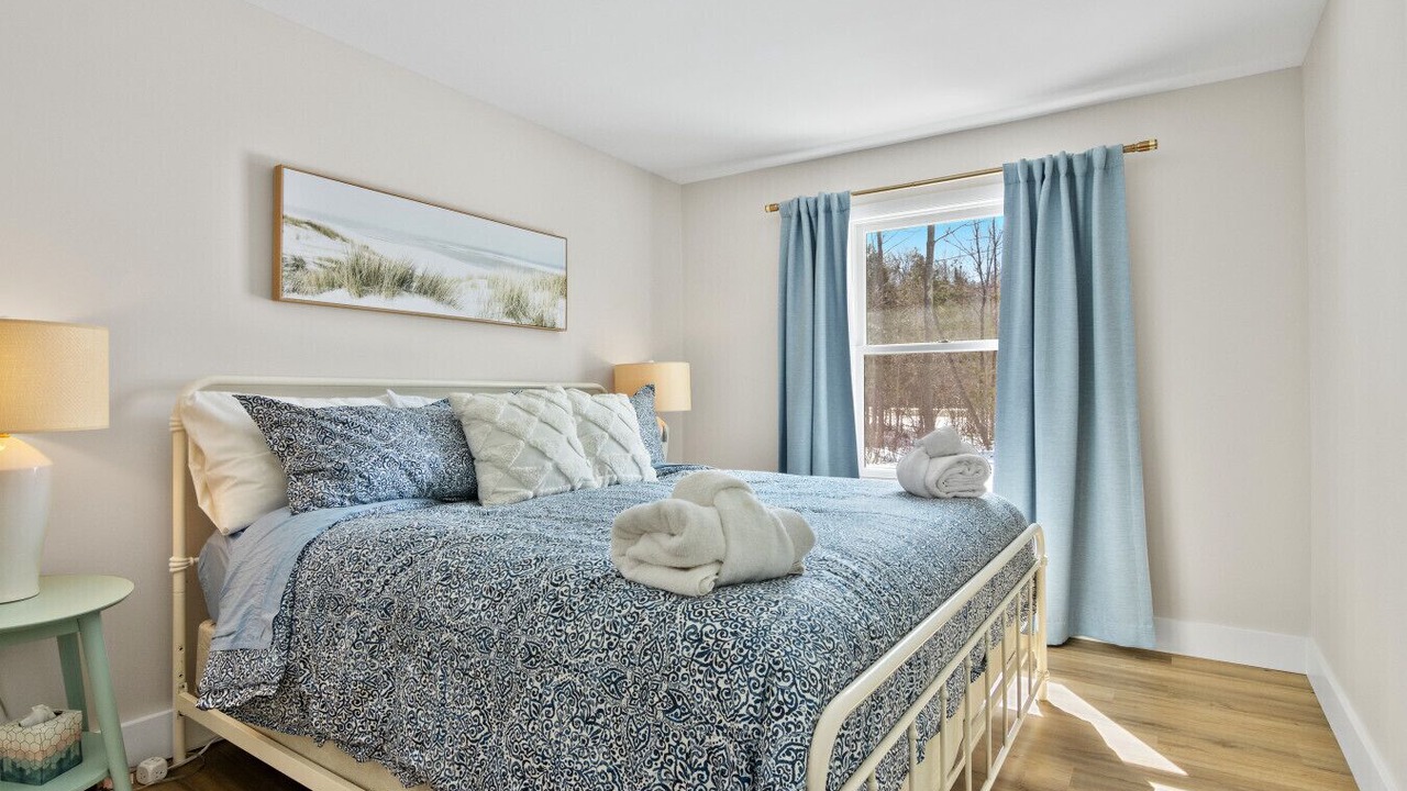 Photo of Bedroom in Lake Township