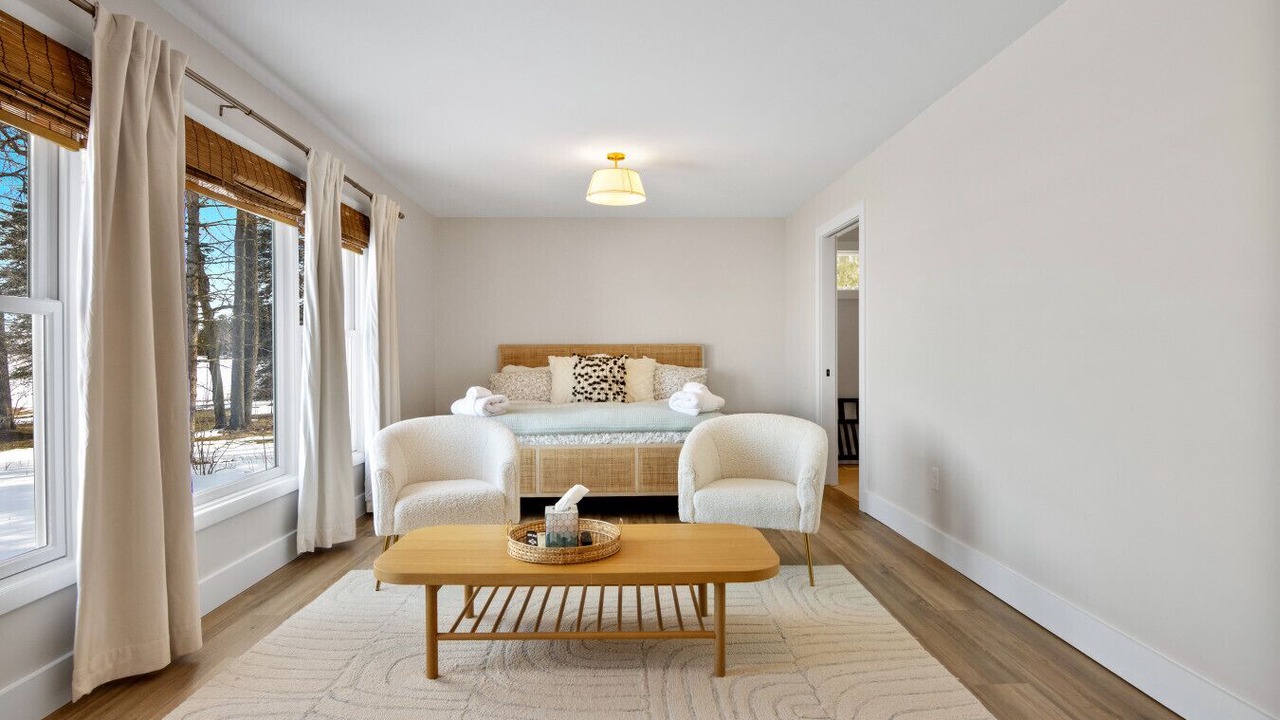 Photo of Livingroom in Lake Township