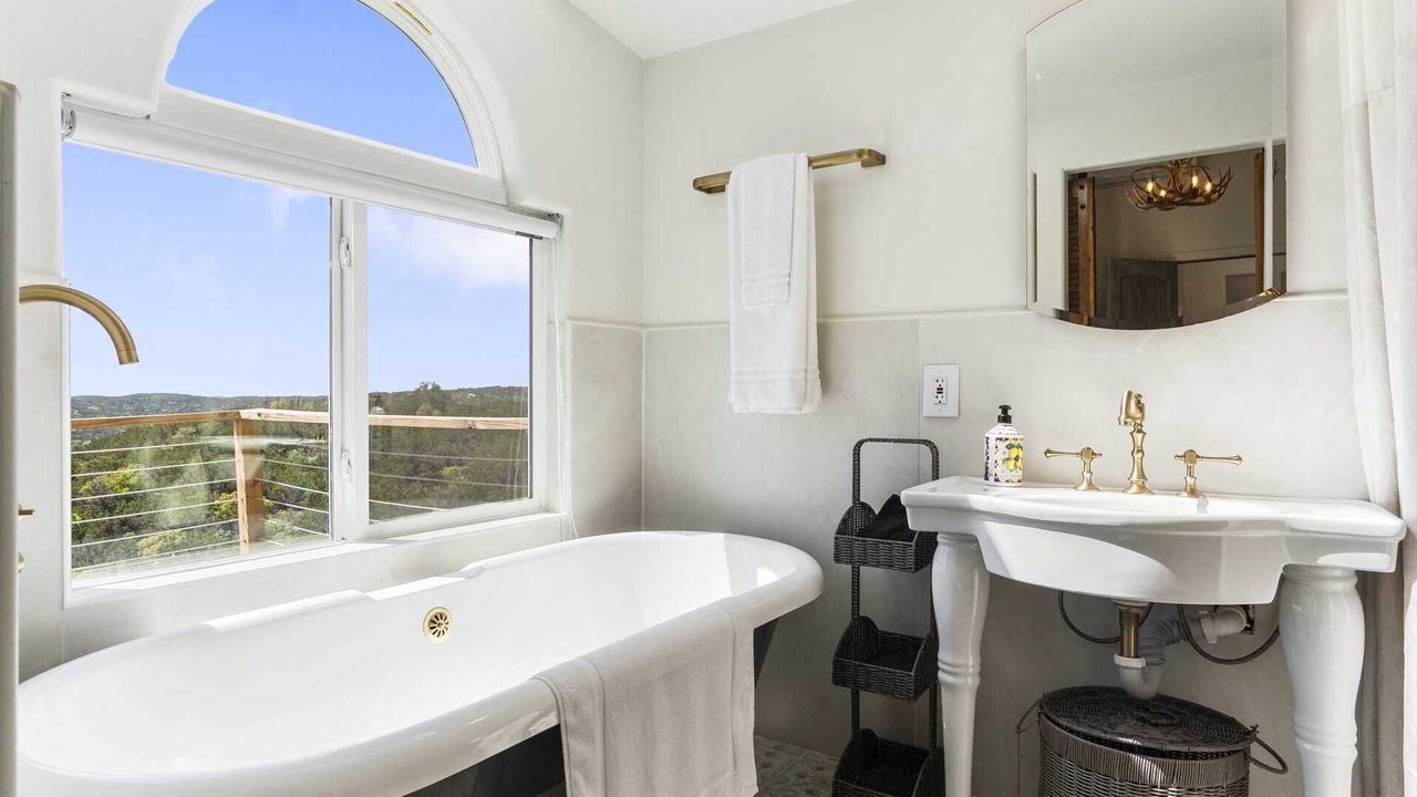 Photo of Bathroom in Leakey