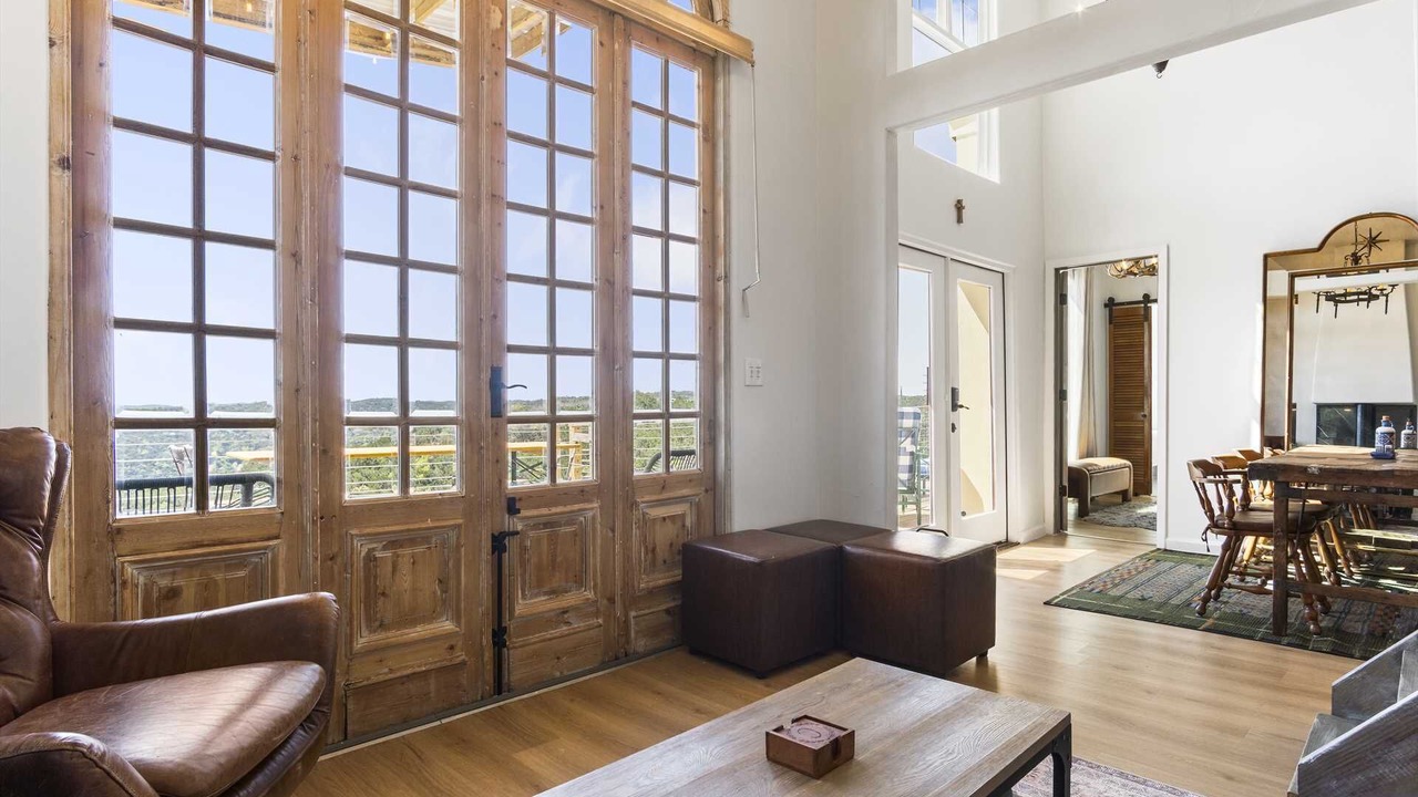 Photo of Livingroom in Leakey