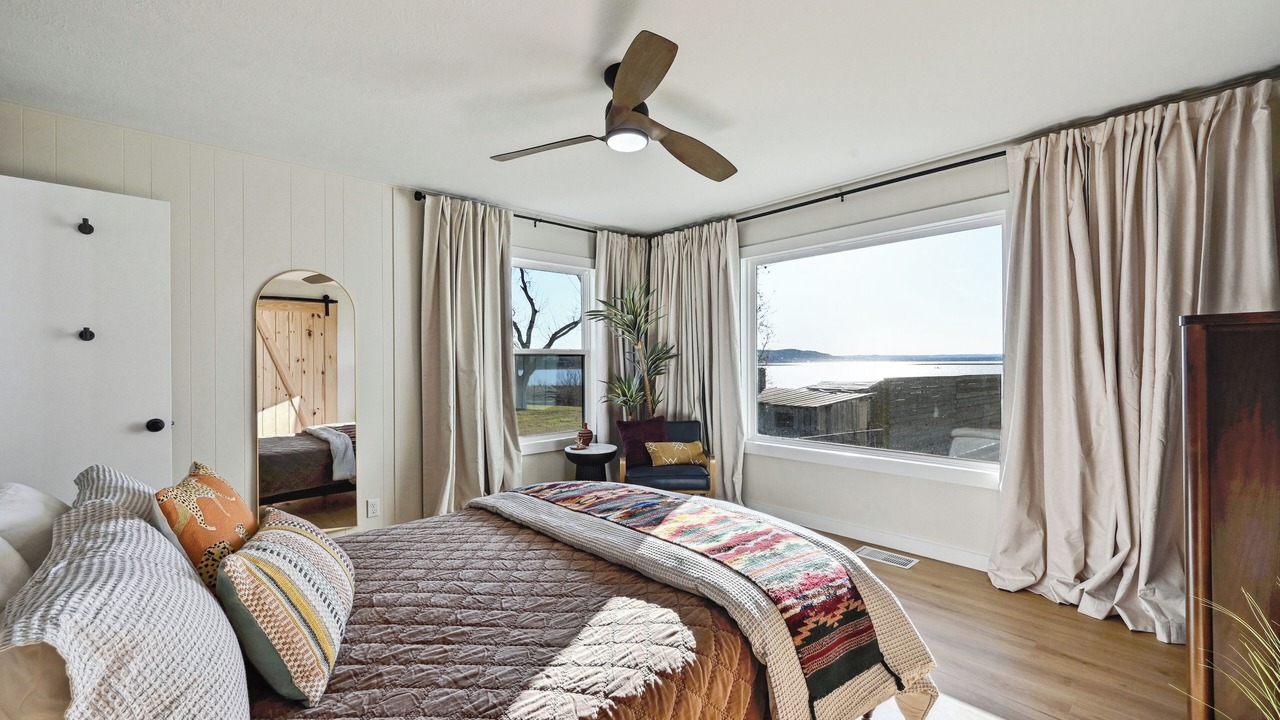 Photo of Bedroom in Tow